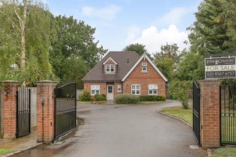 3 bedroom detached house for sale, Sunbury-on-thames TW16