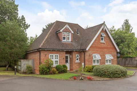 3 bedroom detached house for sale, Sunbury-on-thames TW16