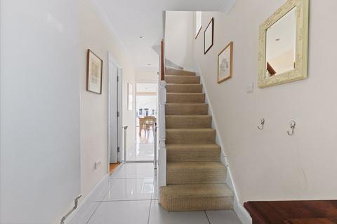 71 Dorchester Road, Worcester Park, KT4 8NW