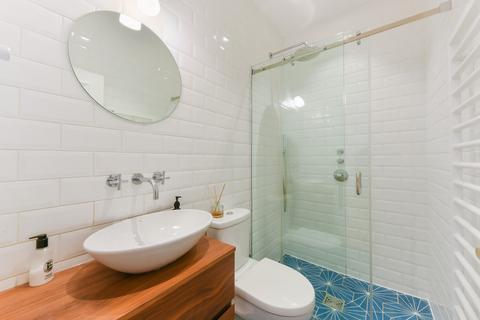 48a Forthbridge Road, London, SW11 5NY
