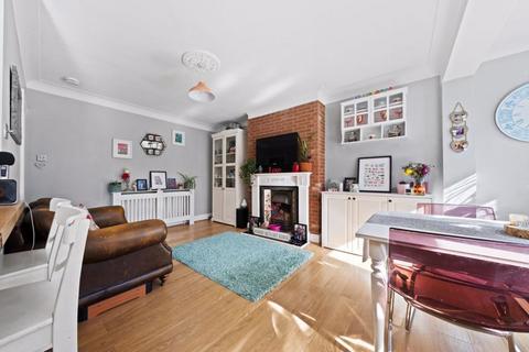 18 Harcourt Field, Wallington, SM6 8BA