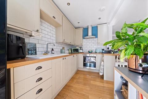 18 Harcourt Field, Wallington, SM6 8BA