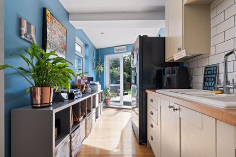 18 Harcourt Field, Wallington, SM6 8BA