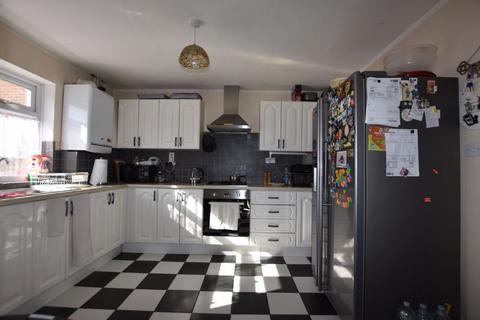 4 bedroom house to rent, Bateman Gardens, Nottingham