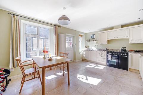 6 Chestal Terrace, Dursley, GL11 4JD