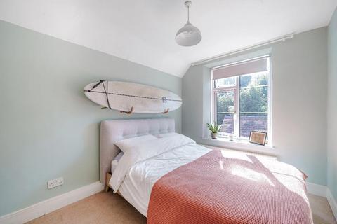 6 Chestal Terrace, Dursley, GL11 4JD
