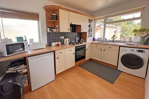 2 bedroom bungalow for sale, Golden Acres, Bridgnorth WV15