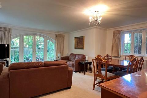 2 bedroom flat for sale, College Place, College Hill, Steyning, BN44 3NN