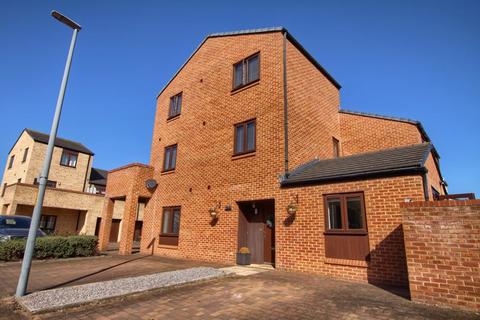 4 bedroom terraced house for sale, Foston Way, Stockton-On-Tees