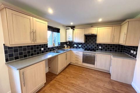 3 bedroom semi-detached house to rent, Kilcoby Avenue, Manchester