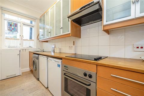 Studio to rent, Westbourne Gardens, London W2