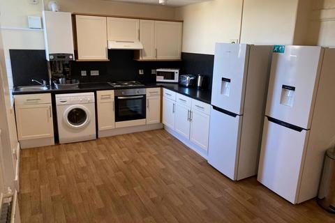 5 bedroom flat to rent, Burnbank Terrace, Woodlands, Glasgow, G20