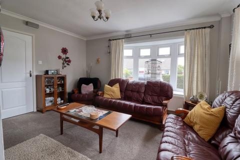 3 bedroom detached house for sale, Low Cross Street, Crowle