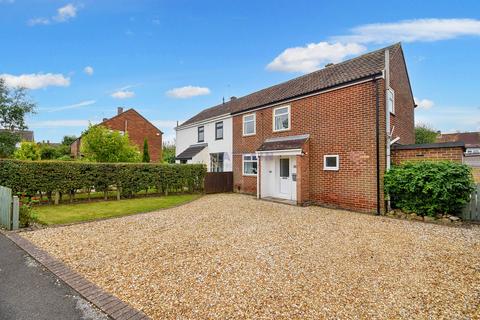 3 bedroom semi-detached house to rent, Hendon Way, Derby DE22