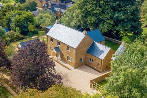 5 bedroom detached house for sale, Stratford Road, Banbury OX15