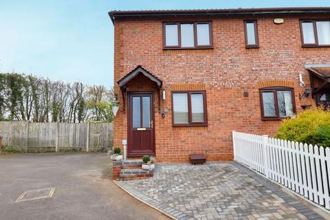 2 bedroom end of terrace house for sale, Kingsland Close, Stone ST15