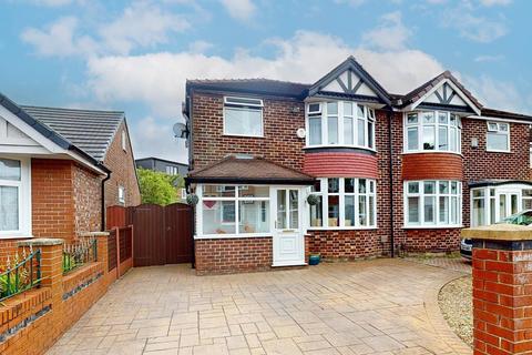 3 bedroom semi-detached house for sale, Lindale Avenue, Urmston, Manchester, M41