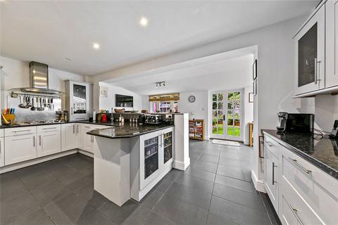 4 bedroom detached house for sale, Burnside Close, Twickenham, TW1