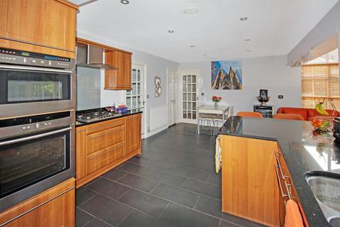 6 Cave Close, Cawston, Rugby, CV22 7GL