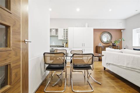 2 bedroom apartment to rent, Eagle Court, EC1M