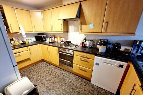 1 bedroom in a house share to rent, Thacker Way - 2UBR