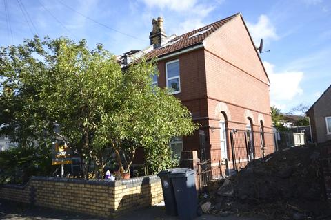 2 bedroom end of terrace house for sale, Bristol BS16