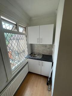 Studio to rent, Coldershaw Road, London W13