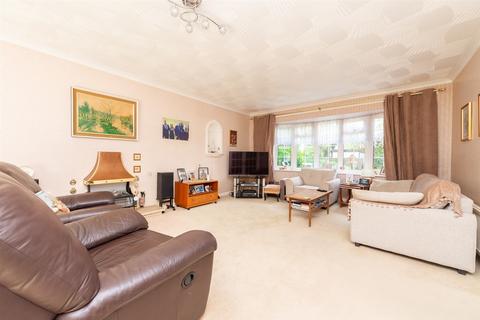 4 bedroom detached house for sale, Walnut Tree Way, Meopham, Kent