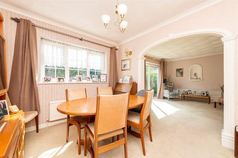 4 bedroom detached house for sale, Walnut Tree Way, Meopham, Kent