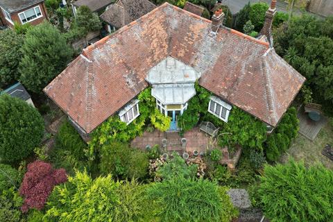 2 bedroom detached house for sale, Castle Road, Whitstable