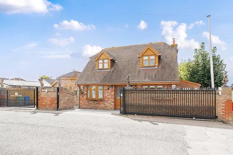 6 bedroom detached house for sale, Queenborough Road, Minster on Sea, Sheerness, Kent, ME12