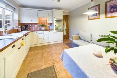 5 Longland Close, Norwich, NR6 7LW
