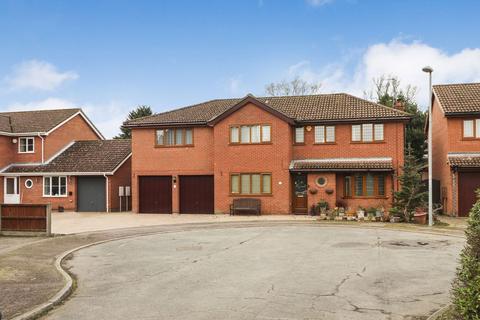 5 Longland Close, Norwich, NR6 7LW