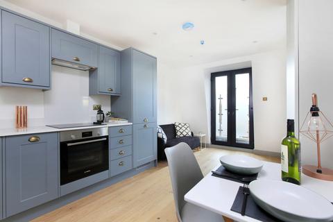 1 bedroom flat for sale, Garratt Lane, Earlsfield, London, SW18