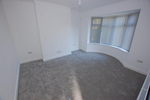 3 bedroom semi-detached house to rent, Sunnyside Crescent, Greater Manchester OL6