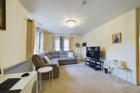 2 bedroom apartment to rent, Crawford Avenue, Kent DA1