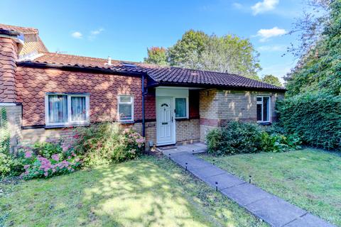 2 bedroom bungalow for sale, Buckmaster Road, Buckinghamshire HP12