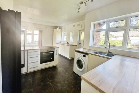 2 bedroom bungalow to rent, East Lane, York YO30