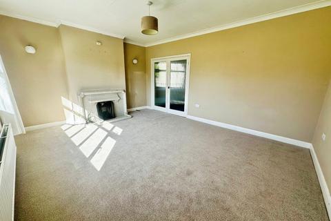 2 bedroom bungalow to rent, East Lane, York YO30