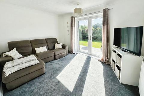 3 bedroom bungalow to rent, Rowley Court, York YO32