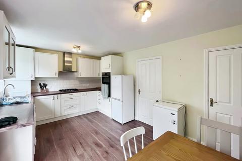 3 bedroom end of terrace house for sale, Chiserley Gardens, Hebden Bridge HX7