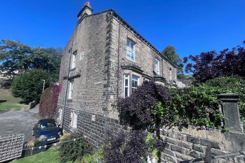 4 bedroom end of terrace house for sale, Spring Villas, Hebden Bridge HX7