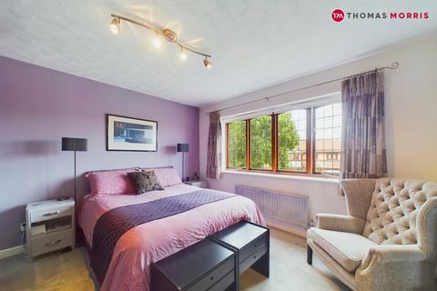 15 Beezling Close, Eaton Ford, St Neots, PE19 7QU