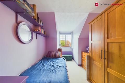 15 Beezling Close, Eaton Ford, St Neots, PE19 7QU