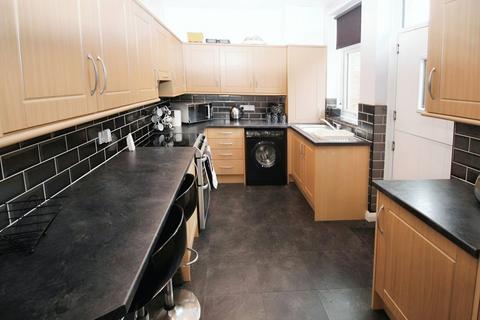 2 bedroom terraced house for sale, Caldercliffe Road, Berry Brow, West Yorkshire HD4