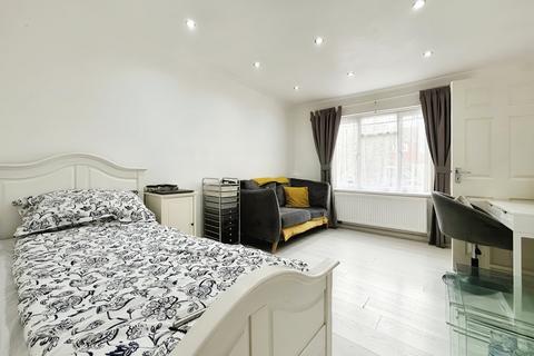 55 Croydon Road, London, E13 8EP