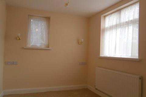 2 bedroom flat to rent, Victoria Road, Doncaster DN5