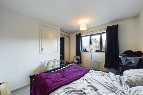 25 Baronson Gardens, Northampton, NN1 4NZ