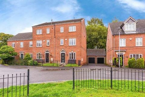 4 bedroom end of terrace house for sale, Hallbridge Gardens, Bolton, Greater Manchester, BL1 8UT