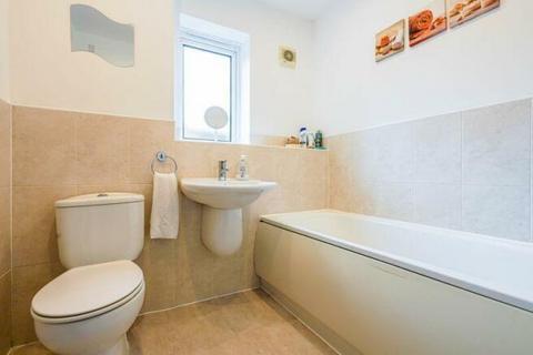 4 bedroom end of terrace house for sale, Hallbridge Gardens, Bolton, Greater Manchester, BL1 8UT